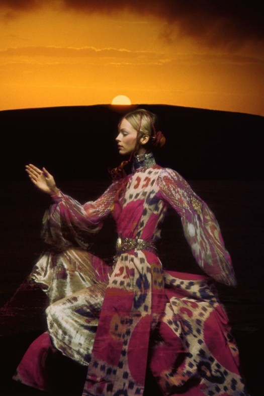 Thea-Porter-Vogue-1970-December-Clive-Arrowsmith_592x888